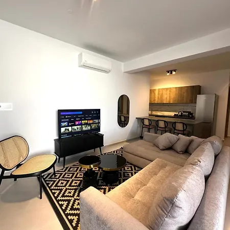 Apartment 204 Lux Level2 Tower 206 *
