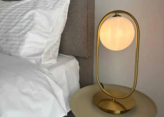 204 Lux Level2 Tower 206 * Никосия